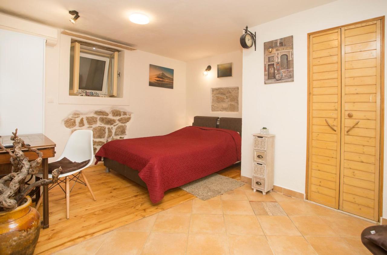 Apartment Natalia Old Town Split Exterior photo